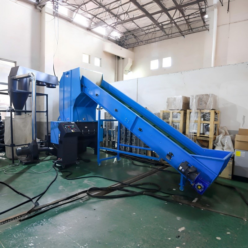 Inneal crùbaidh plastaig sgudail